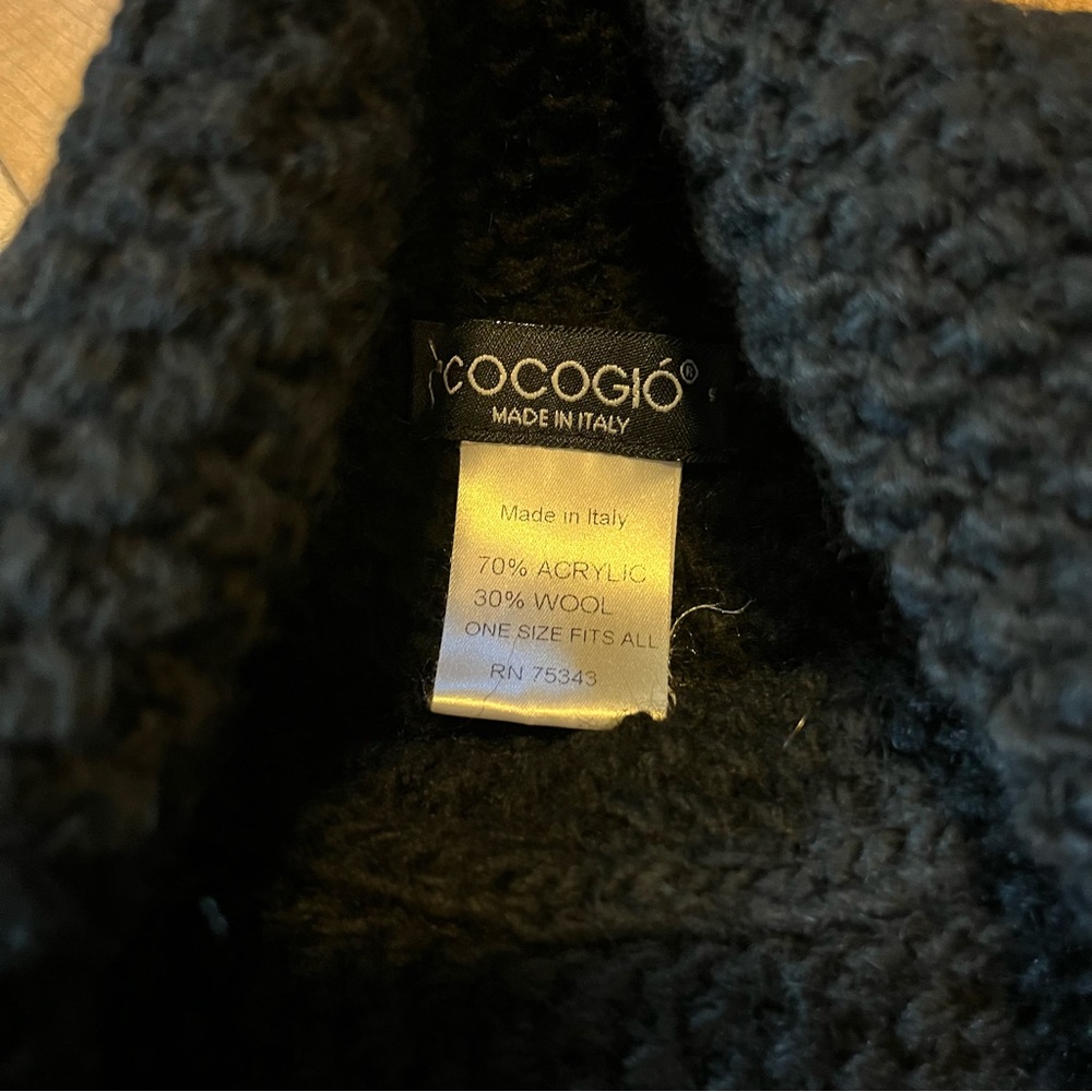 Cocogió Asymmetrical Black Knit Shawl Poncho Wool blend one size - Picture 4 of 5